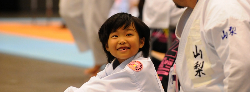 全少に行こう 空手の小学生全国大会 全日本少年少女大会の関連情報を集めた特設サイト